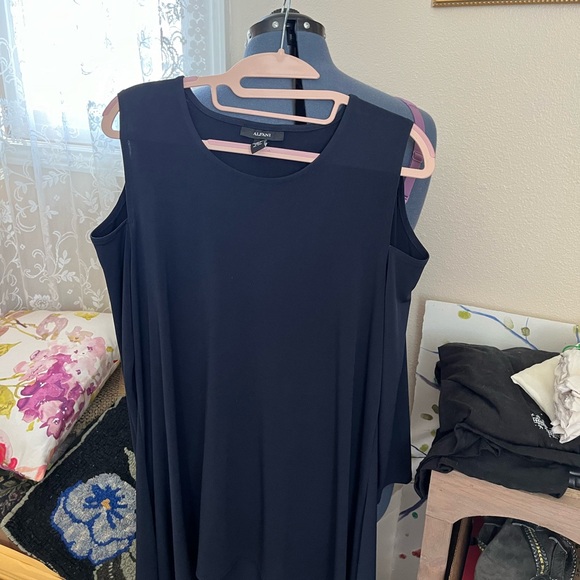 cold shoulder tunic - Picture 1 of 2